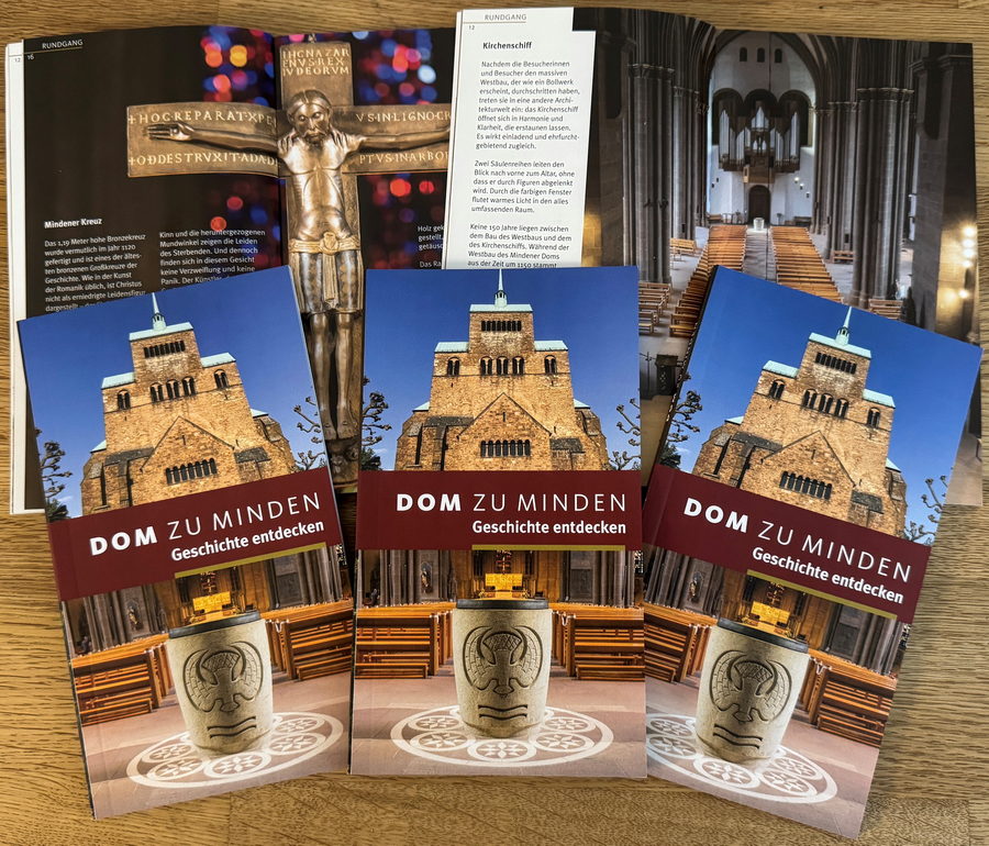 Der neue Führer "Dom zu Minden - Geschichte entdecken" informiert umfangreich über die Kathedrale. Foto: DVM
